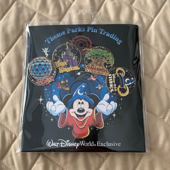 New Disney Theme Parks Pin set - rare 2007 - Picture 11 of 15